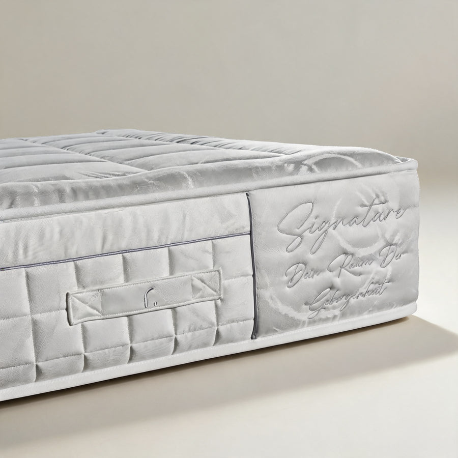 RAUMA Signature Matratze – Eckdetail mit Griff